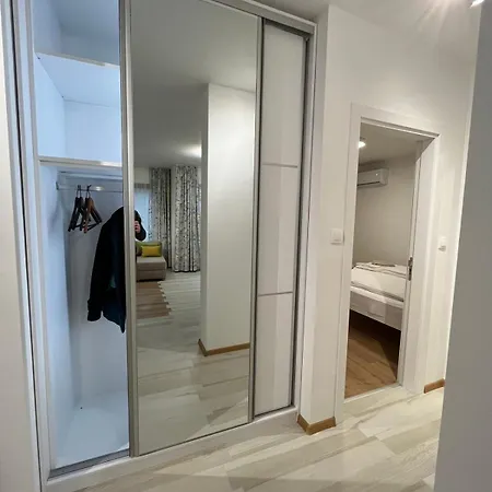 1 Bedroom With Parking On Site Apartment